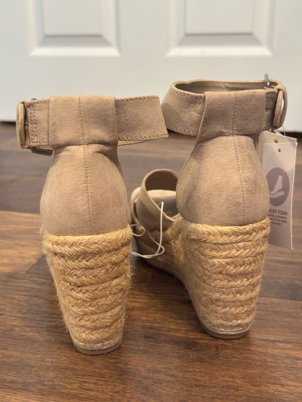 Universal Thread Beige Wedge Sandals - Picture 3 of 4